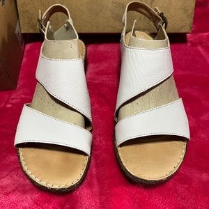 Born Lena Sandals White Size 10M